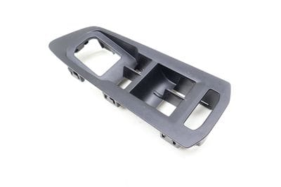 MASTER WINDOW SWITCH TRIM / BEZEL 3CN868247