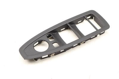 MASTER WINDOW SWITCH TRIM / BEZEL 7417547