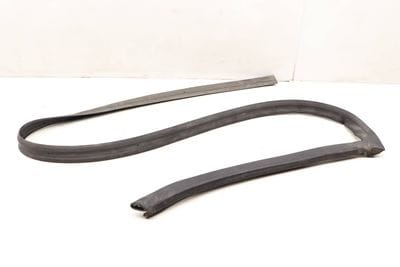 OUTER DOOR SEAL / WEATHER STRIPPING 2GJ839120