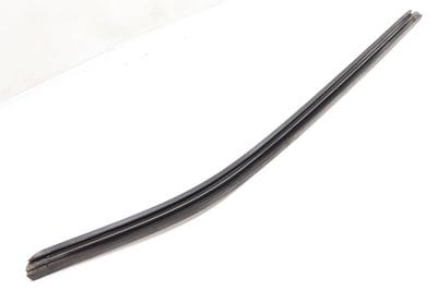 OUTER DOOR SEAL / WEATHER STRIPPING 7277047