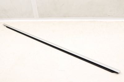 OUTER DOOR WINDOW SLOT SEAL / TRIM 3C8837475F