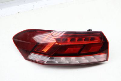 OUTER LED TAIL LIGHT / LAMP 561945095R