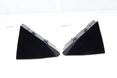 Outer Quarter Panel LED Tail Light / Lamp Set