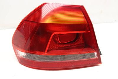 Outer Tail Light / Lamp 561945095H