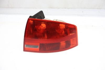 Outer Tail Light / Lamp 8E5945096A