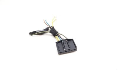 Outer Tail Light / Lamp Wiring Connector / Pigtail