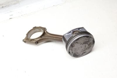 Piston w/ Connecting Rod 078107065AF