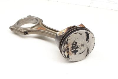 Piston w/ Connecting Rod 0P2107065