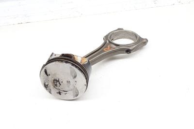 Piston w/ Connecting Rod 0P2107066