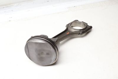 PISTON w/ CONNECTING ROD