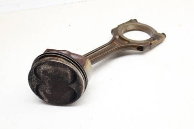 PISTON w/ CONNECTING ROD