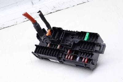 Power Distribution / Fuse Relay Junction Box 61145A039C4