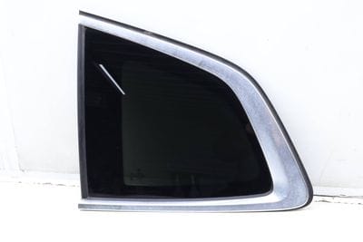 QUARTER WINDOW GLASS 7410063