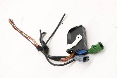 Rear View / Reverse Camera Module Wiring Connector / Pigtail