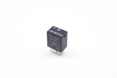 Relay 0009822523
