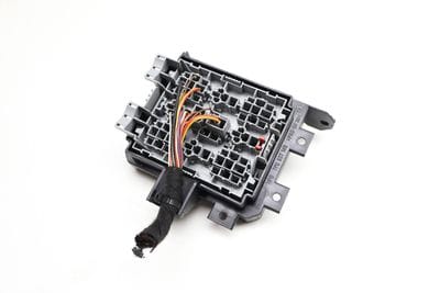 Relay Plate / Holder w/ Bracket 7P0937149