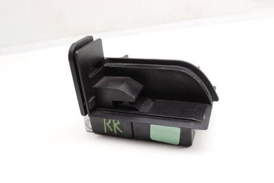 RETRACTABLE CARGO COVER SUPPORT BRACKET 7145942