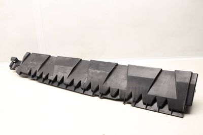 ROCKER PANEL MOLDING / RUNNING BOARD BRACKET