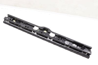 ROCKER PANEL / SIDE SKIRT MOUNT BRACKET (CENTER) 7357134
