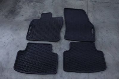 RUBBER ALL-WEATHER FLOOR MAT SET (TAOS) 2GJ061530