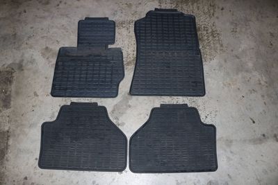 RUBBER FLOOR MAT SET 2164763