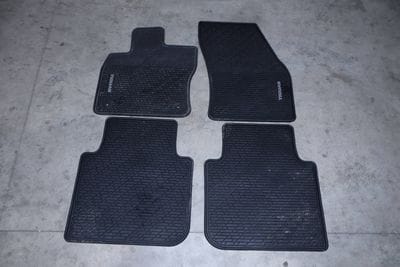 RUBBER FLOOR MAT SET 5NN061550