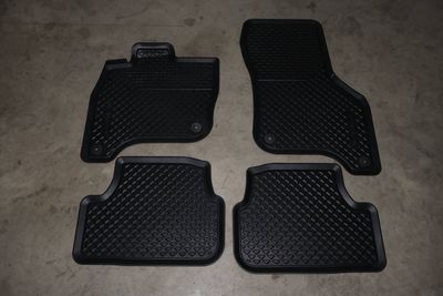 Rubber Floor Mat Set (E-GOLF) 5GE061500B