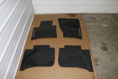 Rubber Floor Mat Set (TOUAREG) 7P1061501