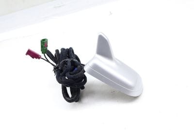 SHARK FIN / ROOF ANTENNA 8J8035503B