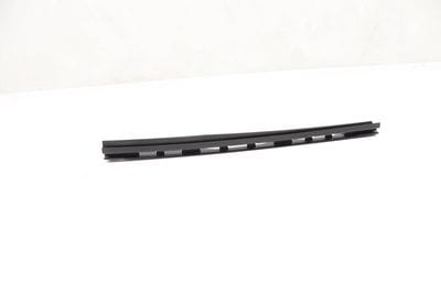 SIDE DOOR RETAINING STRIP / BRACKET (RIGHT) 4F0831345