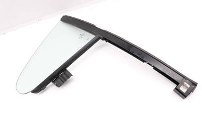 SIDE QUARTER GLASS / WINDOW 3C8845216