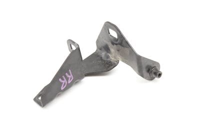 SIDE / QUARTER PANEL MOUNT BRACKET (CENTER) 420810572A