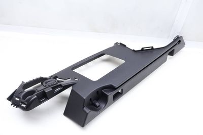 SIDE QUARTER PANEL TRIM / MOLDING DK6231012A