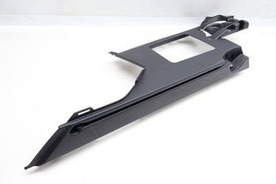 SIDE QUARTER PANEL TRIM / MOLDING DK6231013A