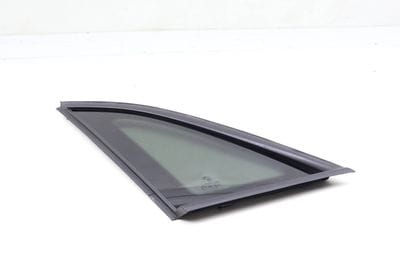 SIDE QUARTER WINDOW / GLASS 11K845041