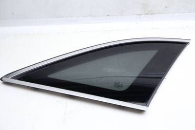 Side Quarter Window / Glass 2536703800