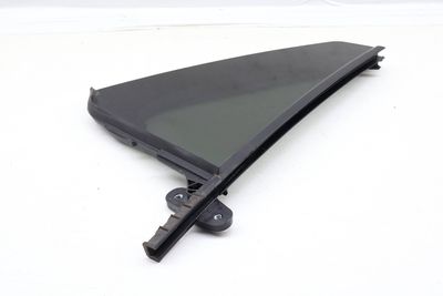 SIDE QUARTER WINDOW GLASS 3CM845214