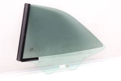 SIDE QUARTER WINDOW / GLASS 8W7845297