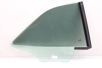SIDE QUARTER WINDOW / GLASS 8W7845298