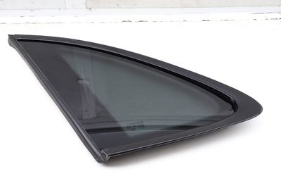 SIDE QUARTER WINDOW / GLASS