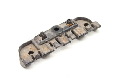 SIDE SKIRT / ROCKER PANEL MOUNT BRACKET 4G8853922A