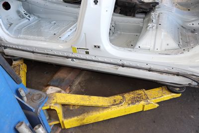 SIDE SKIRT / ROCKER / SILL / CUTOUT 9J1809755Y