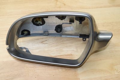 SIDE VIEW MIRROR HOUSING CAP / COVER 8F0857527A