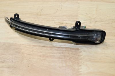 SIDE VIEW MIRROR TURN SIGNAL LIGHT 4L0949101