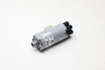 Slide Seat Motor (LONGITUDINAL) 8S8881184A