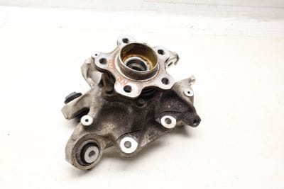 Spindle Knuckle w/ Wheel Bearing 6871030