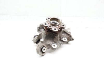Spindle Knuckle w/ Wheel Bearing 6871030