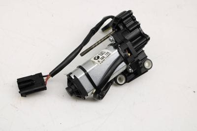 STEERING WHEEL / COLUMN MOTOR 6788155