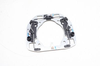 STEERING WHEEL MOUNT BRACKET / PLATE 6772990