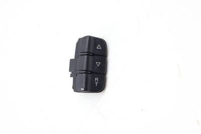 STEERING WHEEL RADIO CONTROL SWITCH / BUTTON 8E0951527B